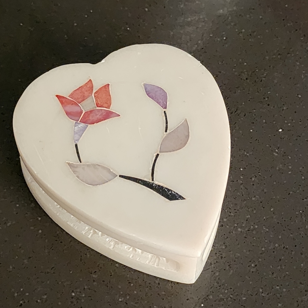 Jewelry box